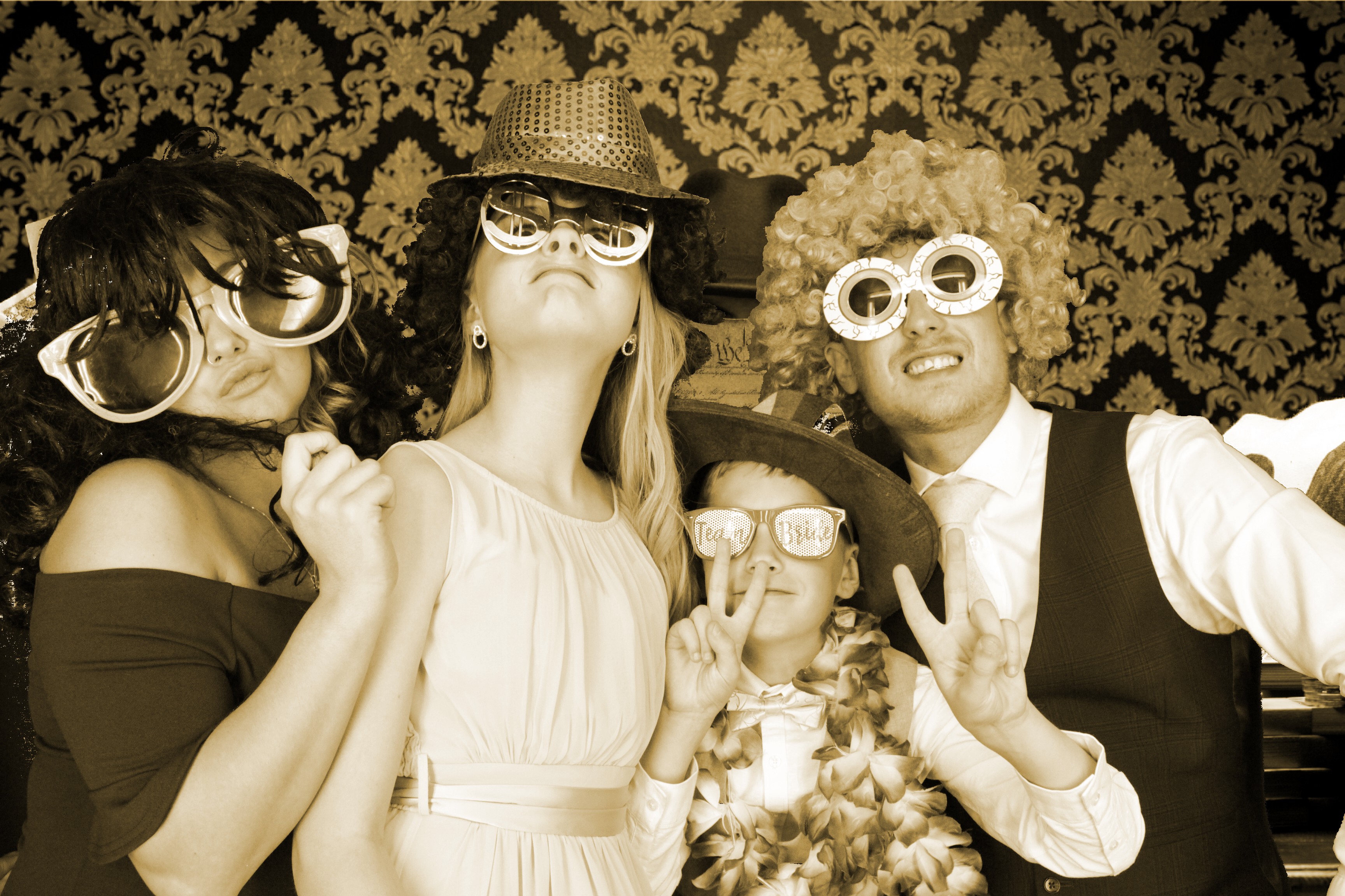 Katie and Jons Wedding | View more photos from the event at gallery.myphotoboothexperience.co.uk/u/MyPhotoBoothExperienceLtd/Katie-and-Jons-Wedding